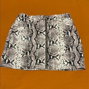Snakeskin Print Mini Skirt Size M